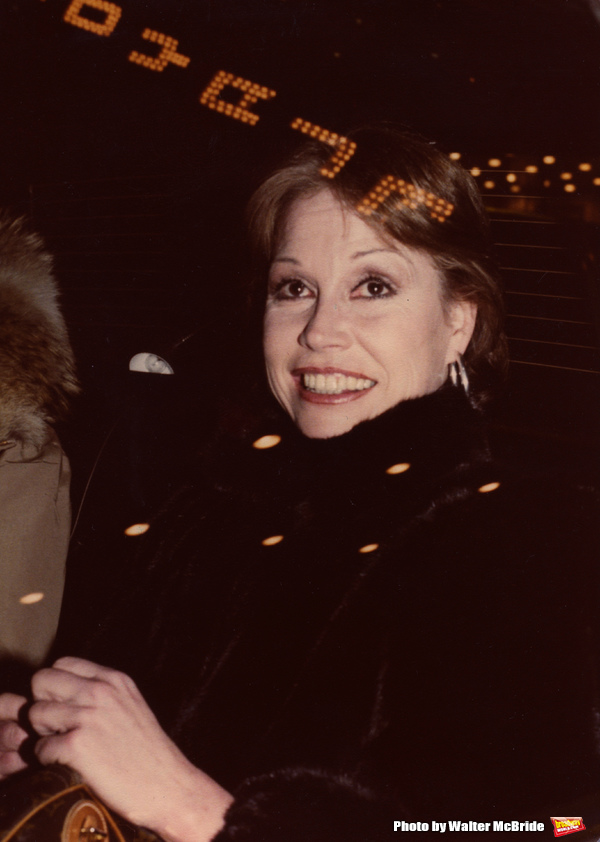 Photo Flash: Remembering Mary Tyler Moore Image
