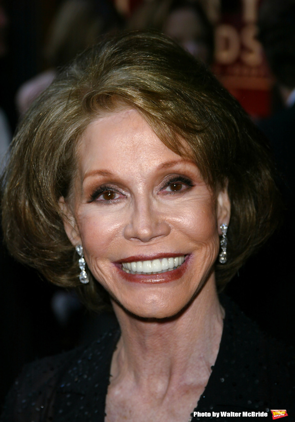Photo Flash: Remembering Mary Tyler Moore Image