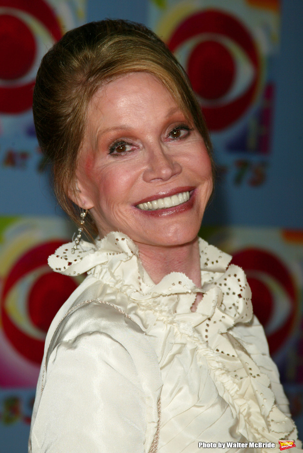 Mary Tyler Moore  ( THE MARY TYLER MOORE SHOW )
Attending CBS AT 75, a three hour ent Photo