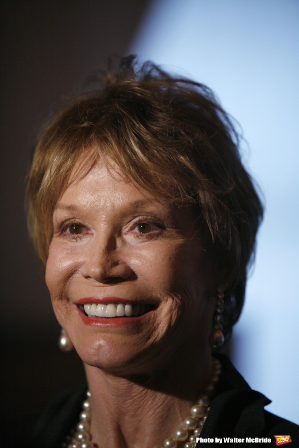 Photo Flash: Remembering Mary Tyler Moore Image