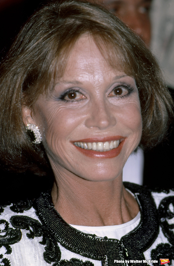 Photo Flash: Remembering Mary Tyler Moore Image
