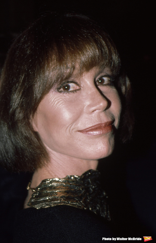 Photo Flash: Remembering Mary Tyler Moore Image