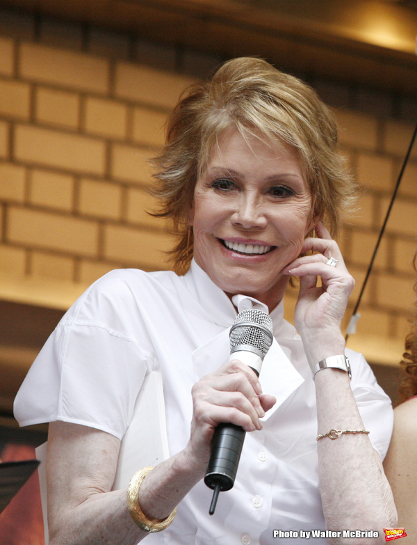 Photo Flash: Remembering Mary Tyler Moore Image