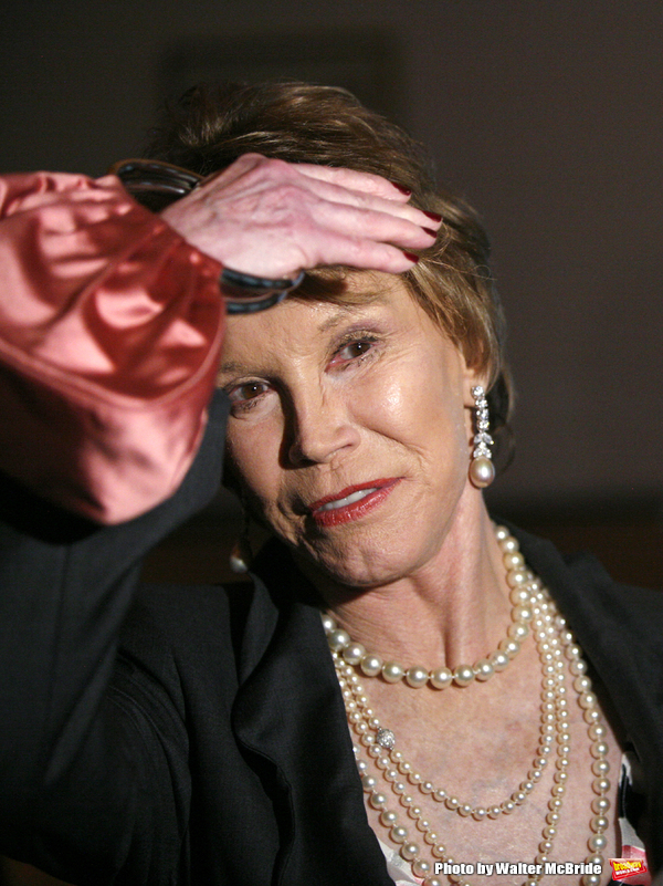 Photo Flash: Remembering Mary Tyler Moore Image