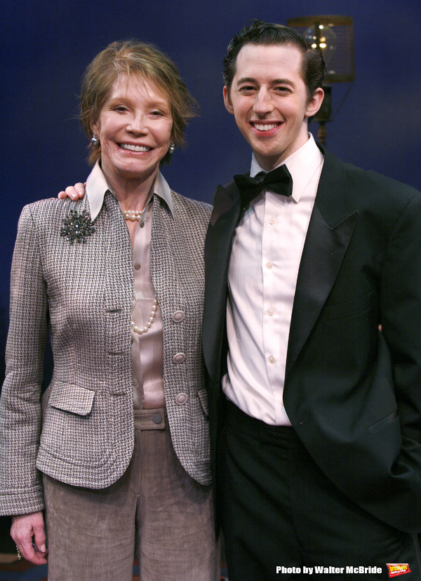 Photo Flash: Remembering Mary Tyler Moore Image