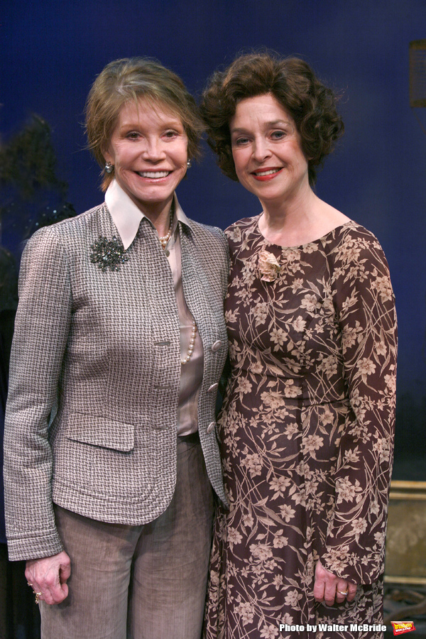 Photo Flash: Remembering Mary Tyler Moore Image