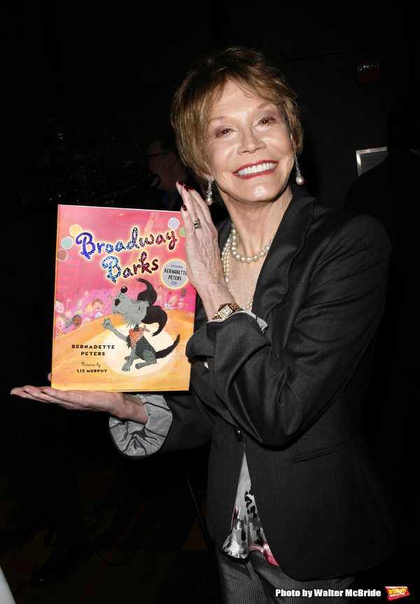 Photo Flash: Remembering Mary Tyler Moore Image