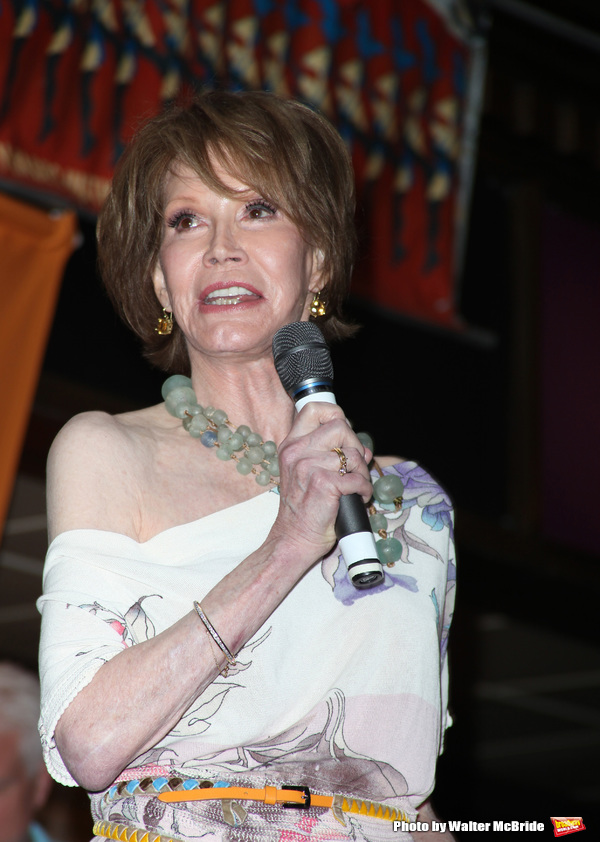 Photo Flash: Remembering Mary Tyler Moore Image