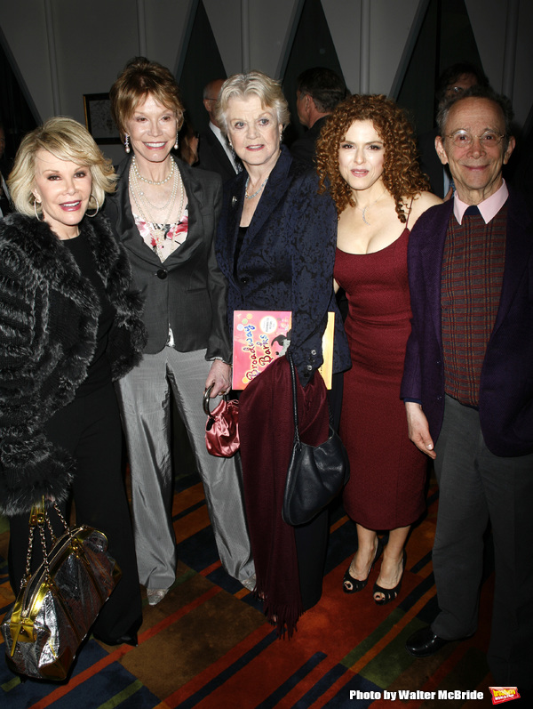 Photo Flash: Remembering Mary Tyler Moore Image