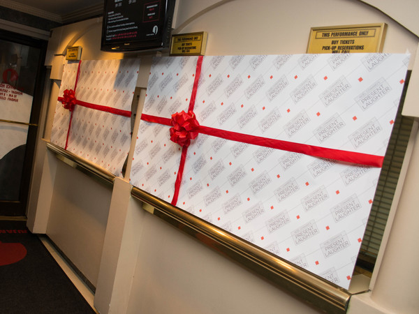 Photo Flash: Ticket Buyers Unwrap the PRESENT LAUGHTER Box Office Image