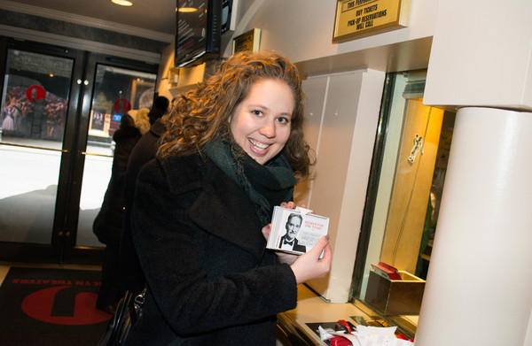 Photo Flash: Ticket Buyers Unwrap the PRESENT LAUGHTER Box Office Image