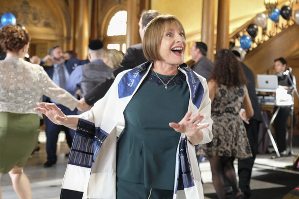 WAR PAINT's Patti LuPone Explains Why She's 'Crazy for Rachel Bloom' Image