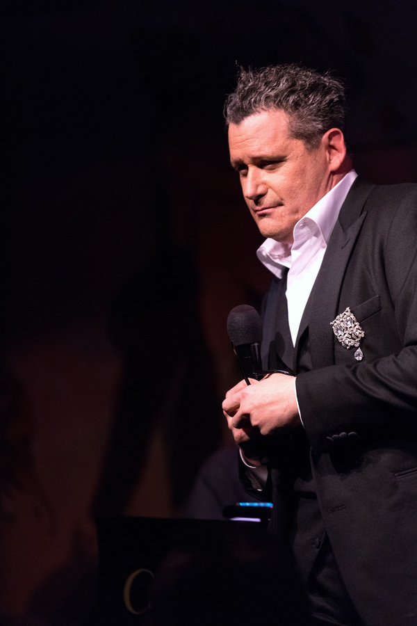 Photo Flash: See Isaac Mizrahi's Sold-Out DOES THIS SONG MAKE ME LOOK FAT? at Cafe Carlyle; Show Added! Image
