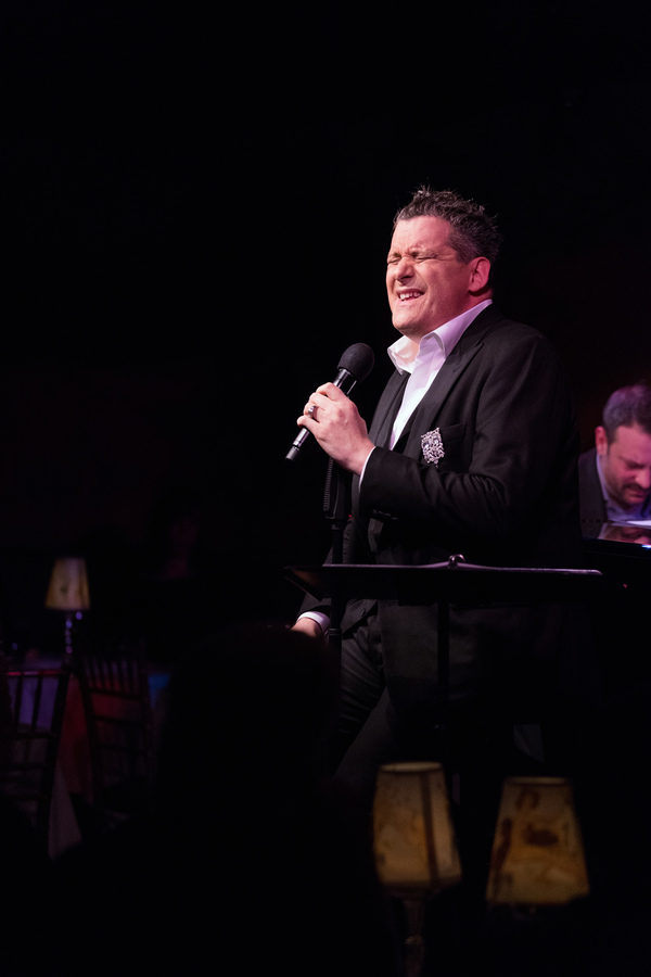 Photo Flash: See Isaac Mizrahi's Sold-Out DOES THIS SONG MAKE ME LOOK FAT? at Cafe Carlyle; Show Added! Image