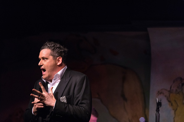Photo Flash: See Isaac Mizrahi's Sold-Out DOES THIS SONG MAKE ME LOOK FAT? at Cafe Carlyle; Show Added! Image