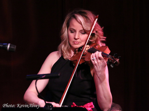 Photo Flash: Elizabeth Stanley, Alysha Umphress and More Join Jay Armstrong Johnson at Birdland Image
