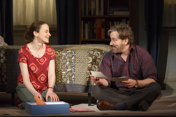 Photo Flash: First Look at Kate Walsh, Jeremy Shamos and More in IF I FORGET at Roundabout Image