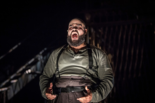 Photo Flash: Paramount Theatre's Bold New Production of SWEENEY TODD Image