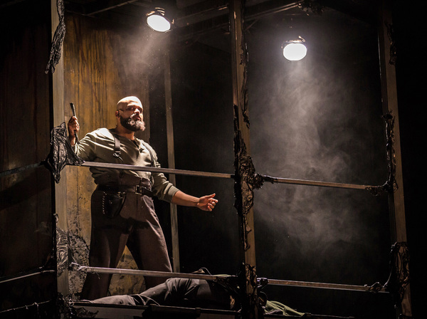 Photo Flash: Paramount Theatre's Bold New Production of SWEENEY TODD Image