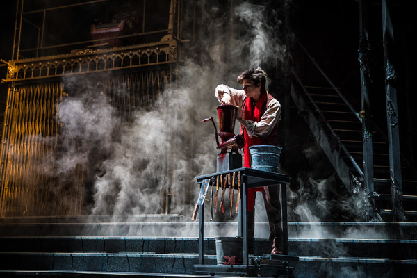 Photo Flash: Paramount Theatre's Bold New Production of SWEENEY TODD Image