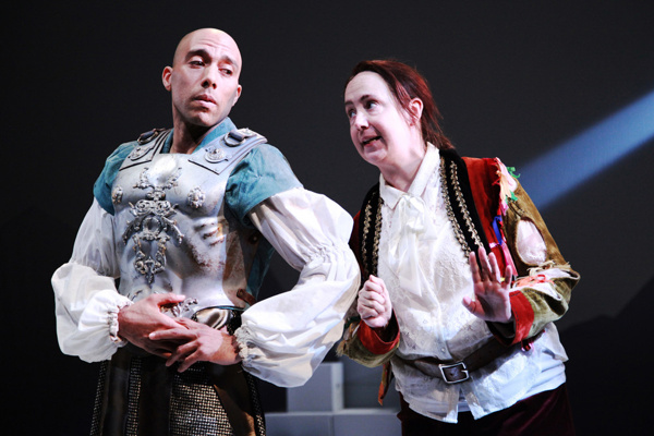 Gabriel Portuondo as Clotaldo and Erika Iverson as Horn in Life is A Dream (1635) par Photo