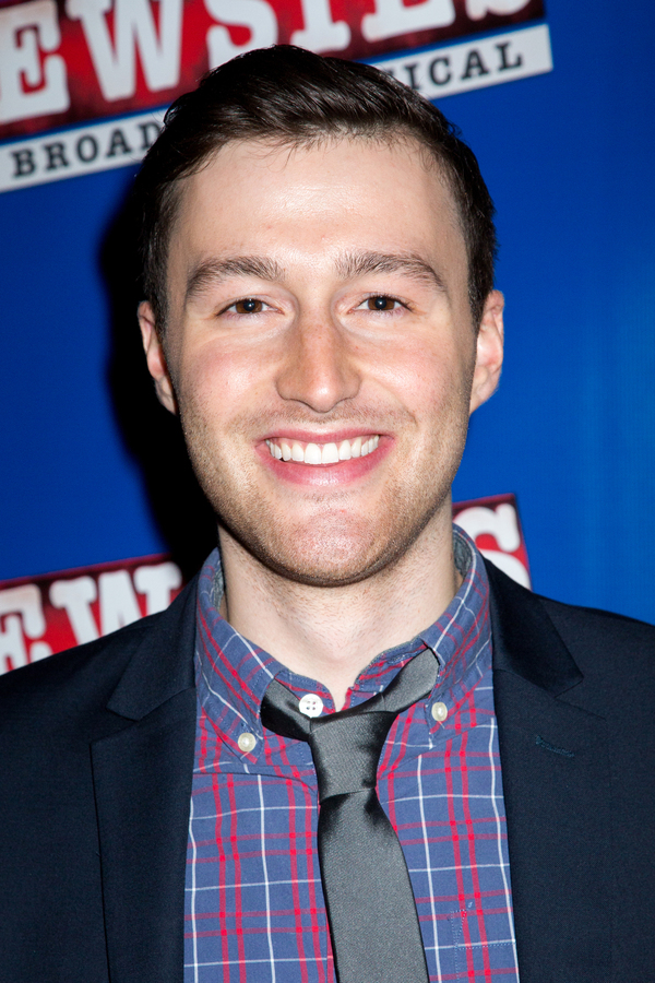 Photo Coverage: Extra! Extra! NEWSIES Casts Unite to Celebrate Film Premiere Image