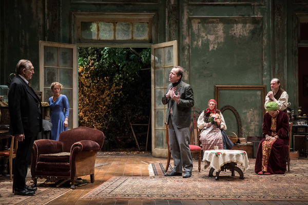 David Darlow (Serbryakov), Kristen Bush (Yelena), Tim Hopper (Vanya), Mary Ann Thebus Photo