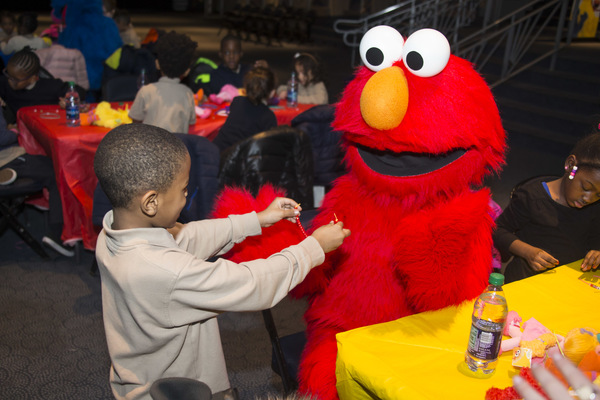 Photo Flash: Inside the SESAME STREET LIVE Friendship Bracelet Making Event at Madison Square Garden Image