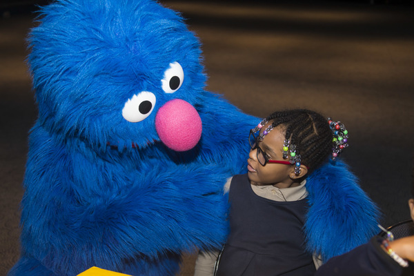 Photo Flash: Inside the SESAME STREET LIVE Friendship Bracelet Making Event at Madison Square Garden Image