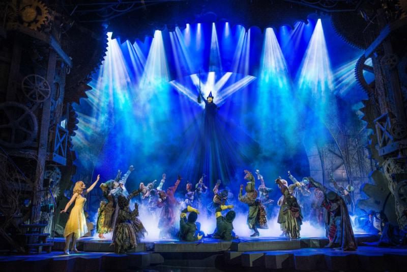 Review: WICKED is a Concoction of Memorable Music, Visual Treat Image