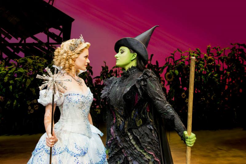 Review: WICKED is a Concoction of Memorable Music, Visual Treat Image