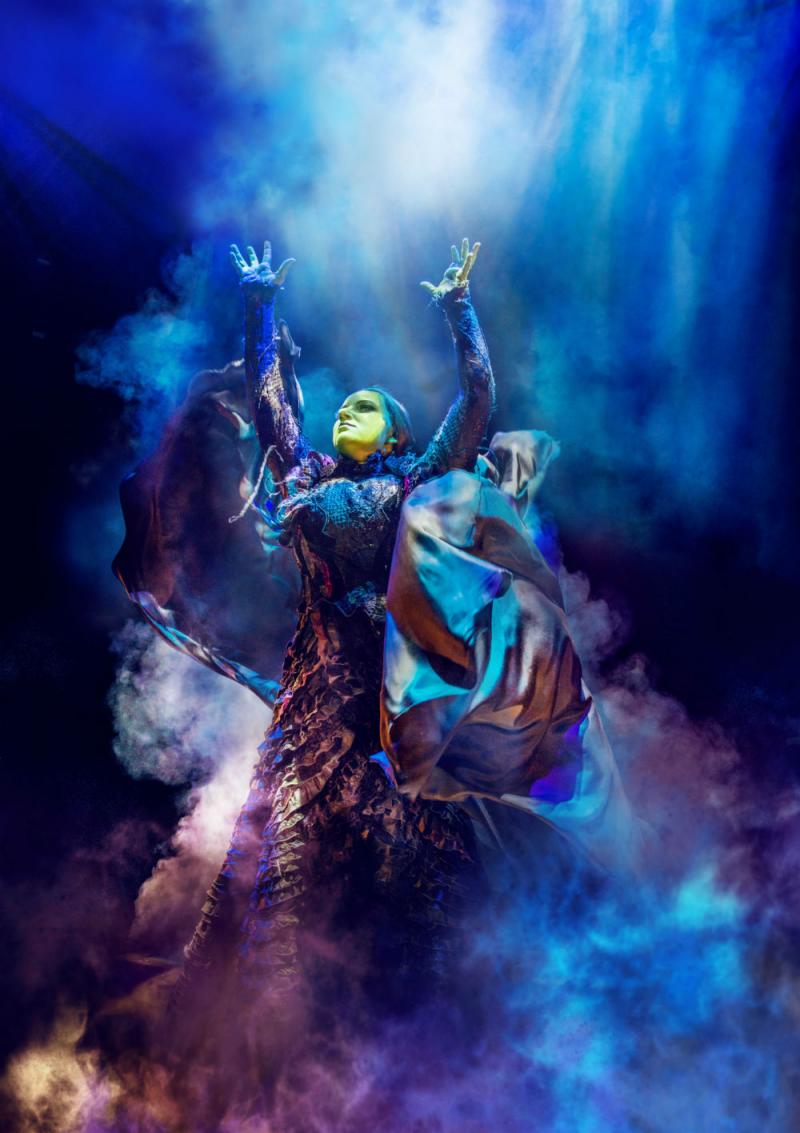 Review: WICKED is a Concoction of Memorable Music, Visual Treat Image