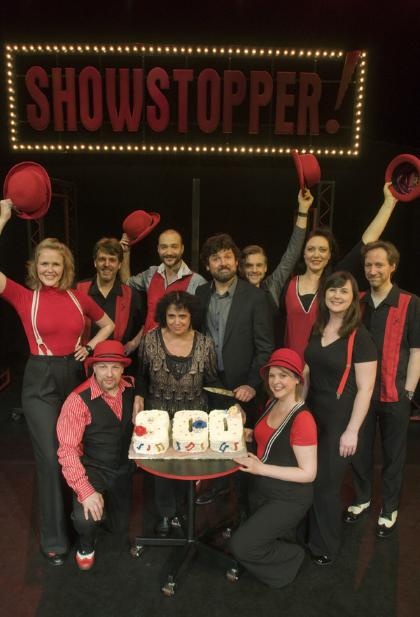 Photo Flash: SHOWSTOPPER! THE IMPROVISED MUSICAL Celebrates 800th Show Image