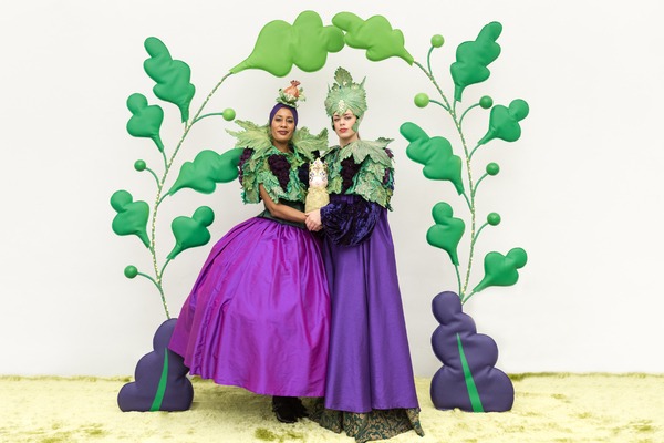 Photo Flash: Oily Cart Heads Stateside with IN A PICKLE Image