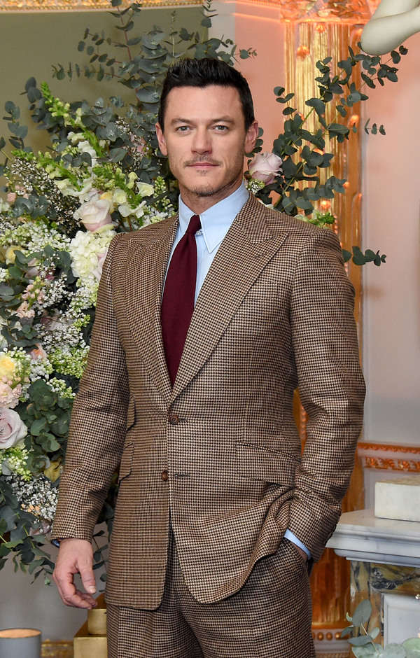 Photo Flash: Disney's BEAUTY AND THE BEAST Cast Take London by Storm Image
