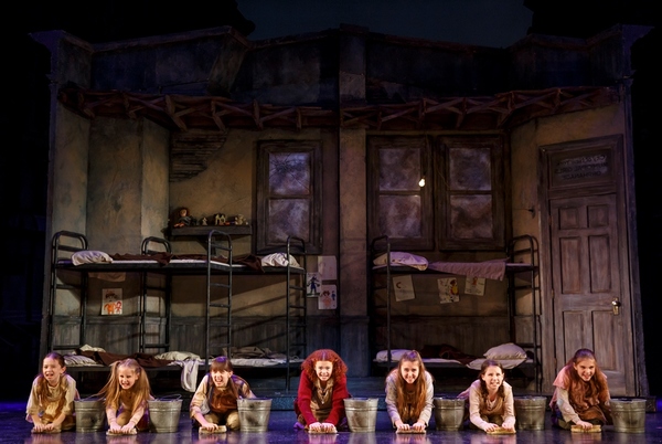 Photo Flash: ANNIE Comes to Arsht Center Next Week Image