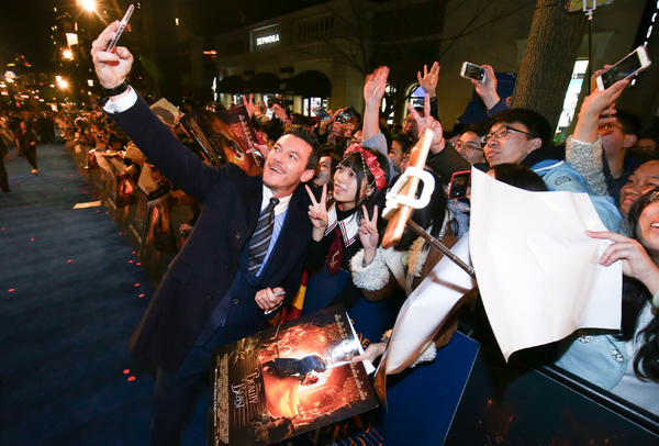 Photo Flash: BEAUTY AND THE BEAST Cast Dazzle at Shanghai Premiere Image
