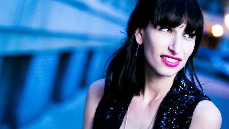 BWW Review: Nikka Graff Lanzarone Steps into the Spotlight, Paying Tribute to Her Role Models in HERO WORSHIP at Feinstein's/54 Below BWW Review: Nikka Graff Lanzarone Steps into the Spotlight, Paying Tribute to Her Role Models in HERO WORSHIP at Feinstein's/54 Below