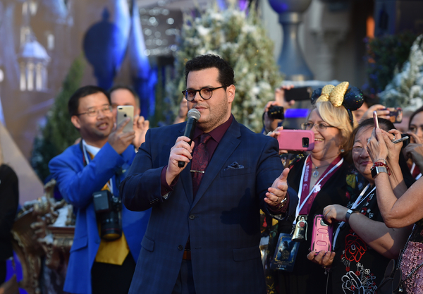 Photo Flash: BEAUTY AND THE BEAST Cast Hit Red Carpet for World Premiere Image