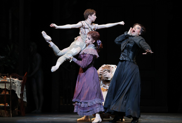 Photo Flash: Houston Ballet Performs the Beloved Retelling of CINDERELLA Image