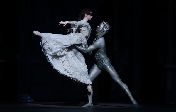 Photo Flash: Houston Ballet Performs the Beloved Retelling of CINDERELLA Image