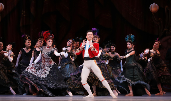 Photo Flash: Houston Ballet Performs the Beloved Retelling of CINDERELLA Image