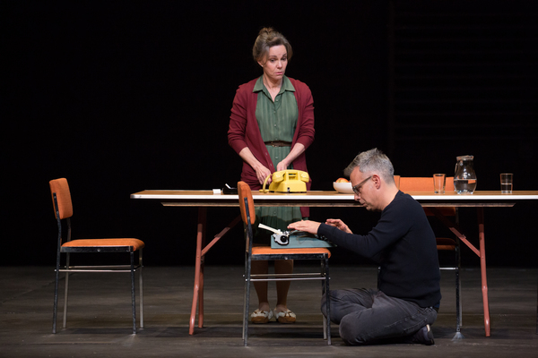 Photo Flash: First Look at Sally Field, Joe Mantello & More in THE GLASS MENAGERIE on Broadway Image