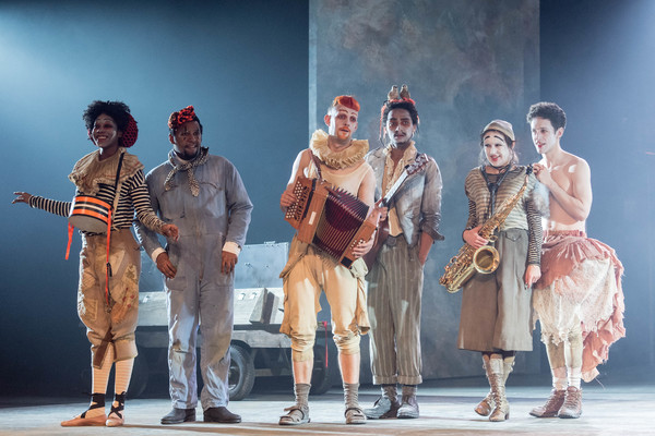 Photo Flash: ROSENCRANTZ AND GUILDENSTERN ARE DEAD Returns Starring Daniel Radcliffe and Joshua McGuire Image