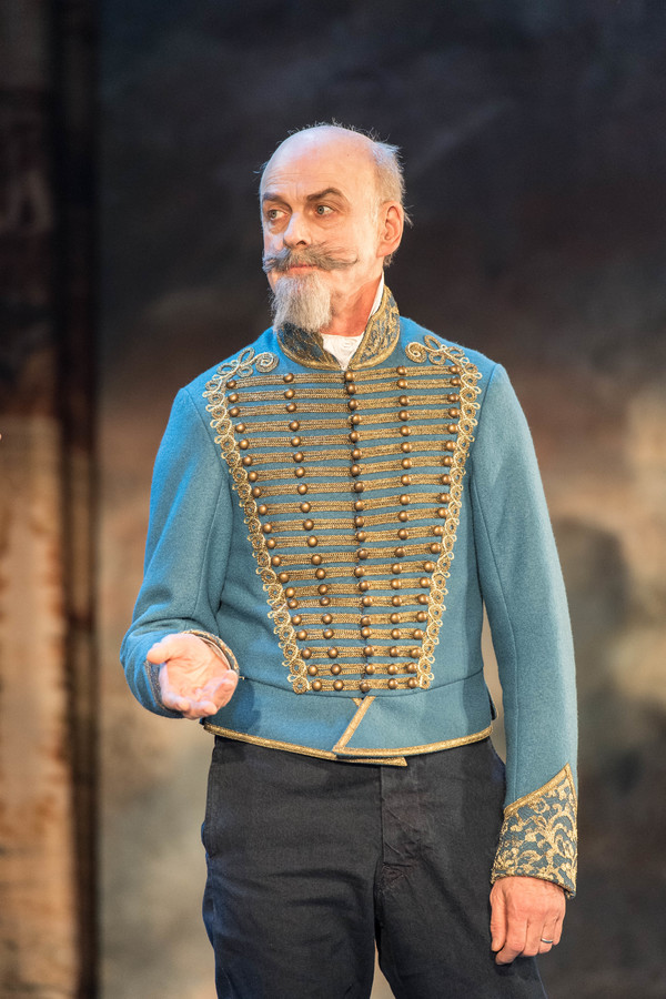 Photo Flash: ROSENCRANTZ AND GUILDENSTERN ARE DEAD Returns Starring Daniel Radcliffe and Joshua McGuire Image