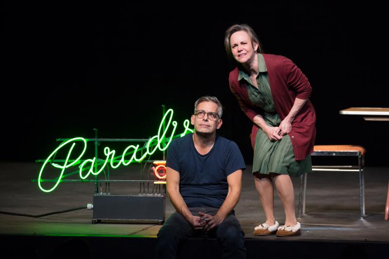 Review: Sally Field Stars In Sam Gold's Exquisite Production of THE GLASS MENAGERIE Image