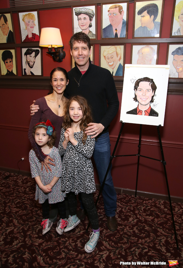 Photo Coverage: James Barbour Celebrates Sardi's Portrait Unveiling Image