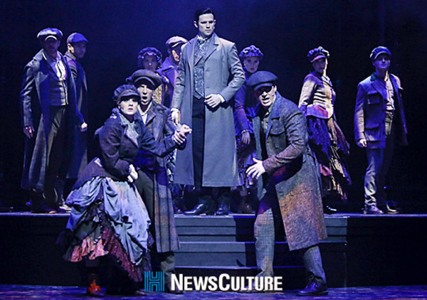 Photo Flash: World Tour of JEKYLL AND HYDE Opens in South Korea Starring Kyle Dean Massey and Diana Degarmo 