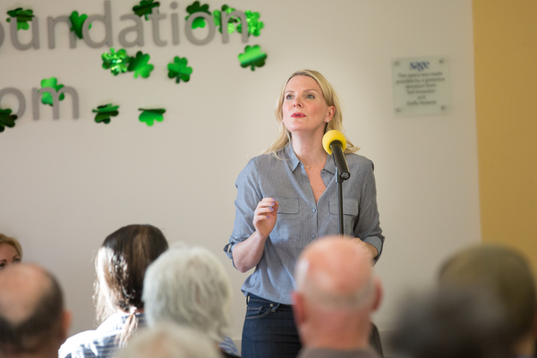 Photo Flash: Jessica Hendy and the Cast of CATS Sing for Seniors in Midtown  Image