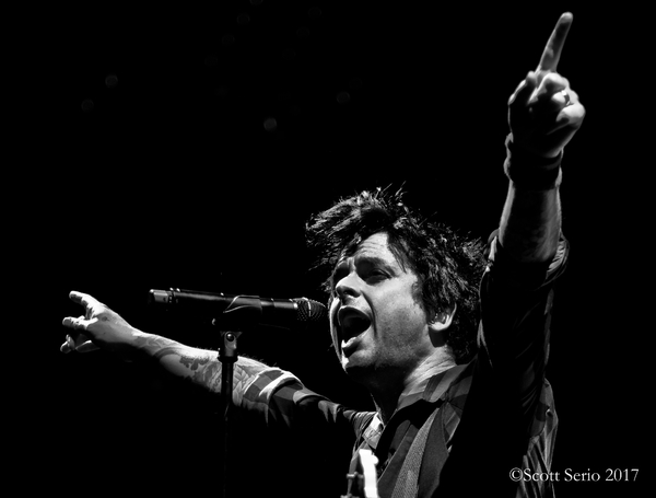 Photo Exclusive: GREEN DAY IN CONCERT at Verizon Center Image